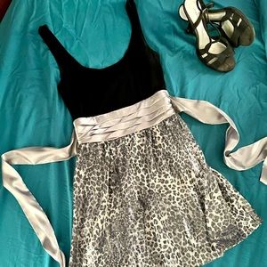 Juniors Knee Length Silver Cheetah Print Dress